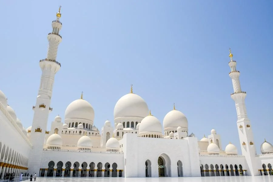 Sheikh Zayed Grand Mosque: How To Visit In Abu Dhabi, UAE